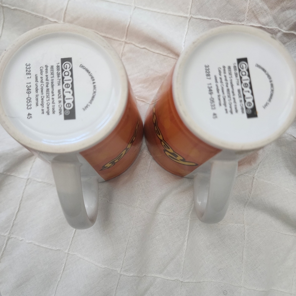 2 piece Resse's Coffee Mugs - Picture 4 of 10